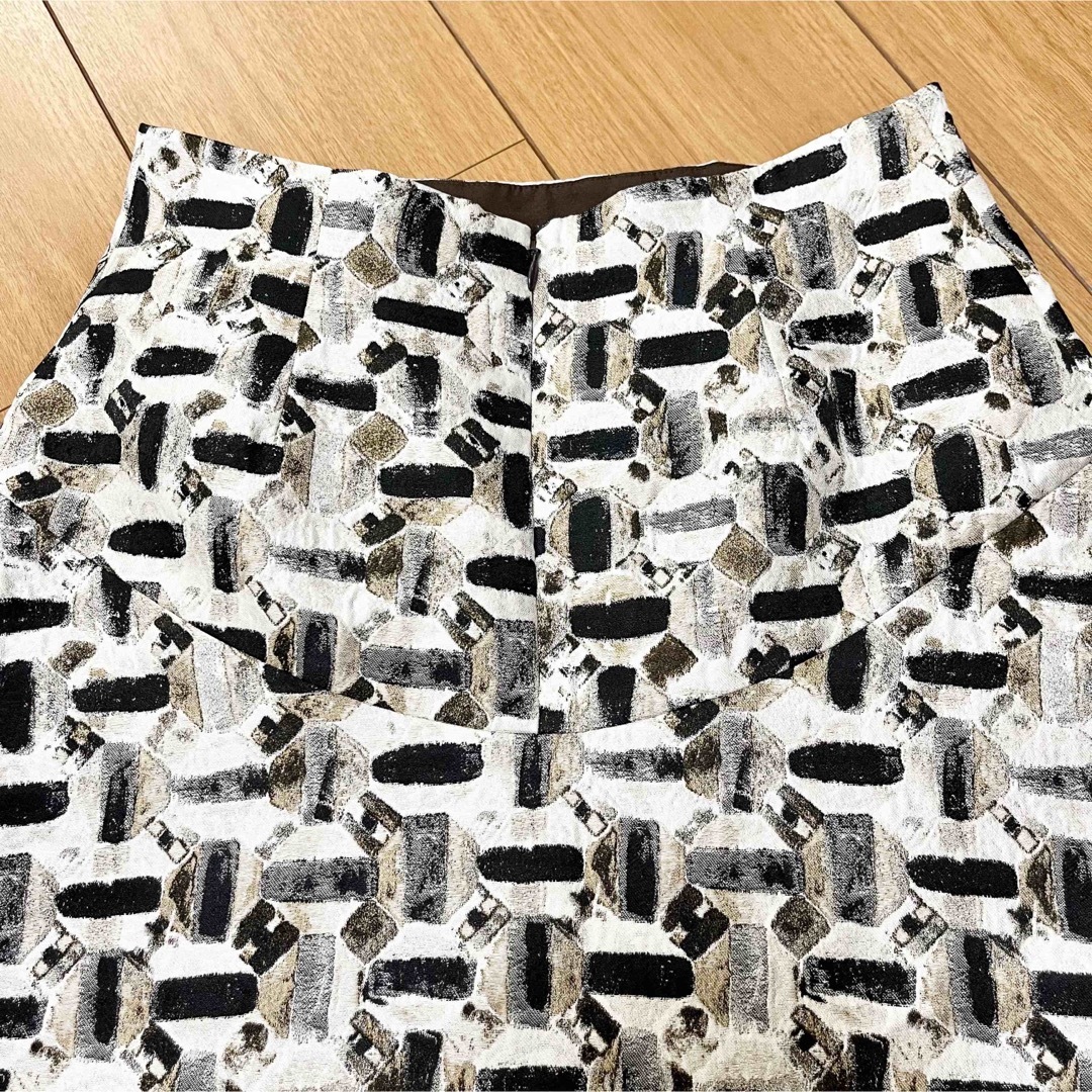 ANAYI(アナイ)のアナイ　ANAYI　オードトワレジャガード後ろ切り替えスカート レディースのスカート(ロングスカート)の商品写真