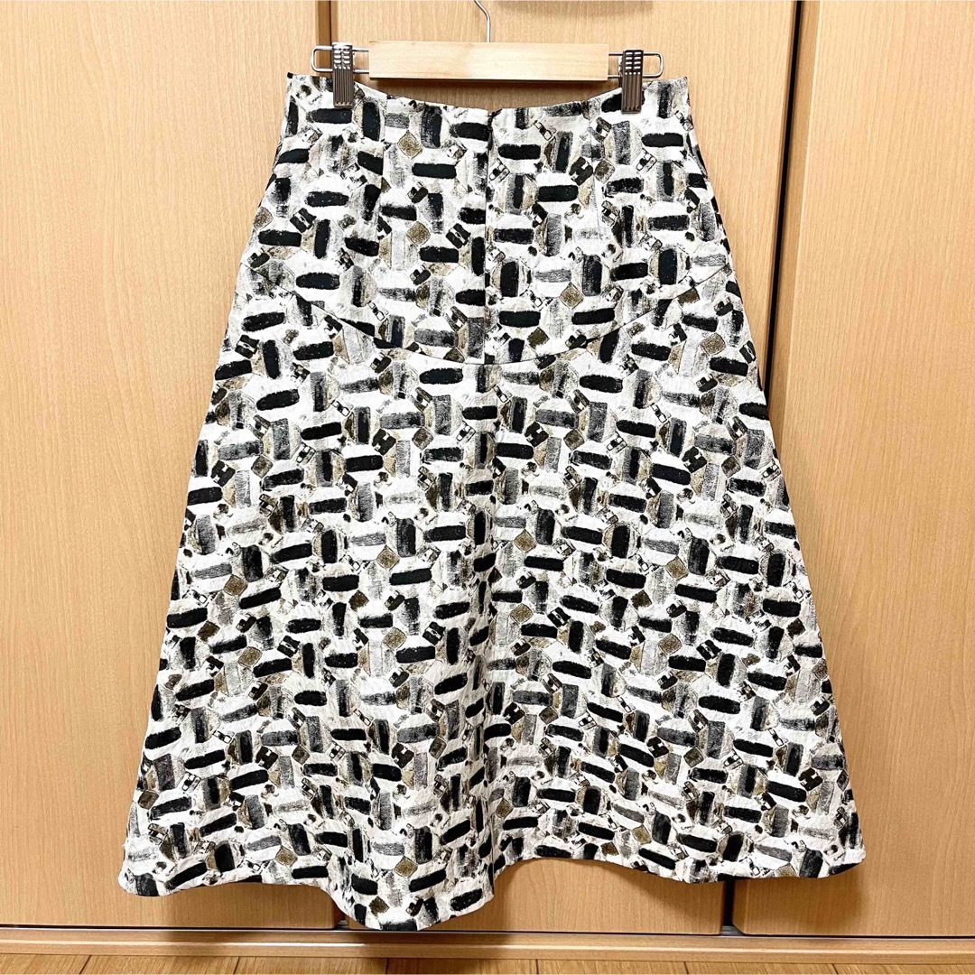 ANAYI(アナイ)のアナイ　ANAYI　オードトワレジャガード後ろ切り替えスカート レディースのスカート(ロングスカート)の商品写真