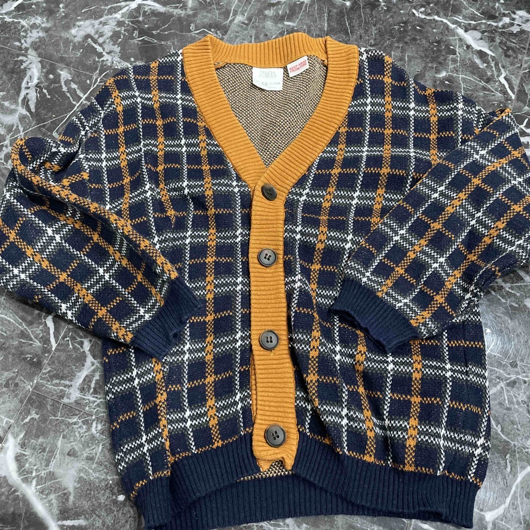 ZARA KIDS(ザラキッズ)のzara ニットカーディガン　110cm キッズ/ベビー/マタニティのキッズ服男の子用(90cm~)(カーディガン)の商品写真