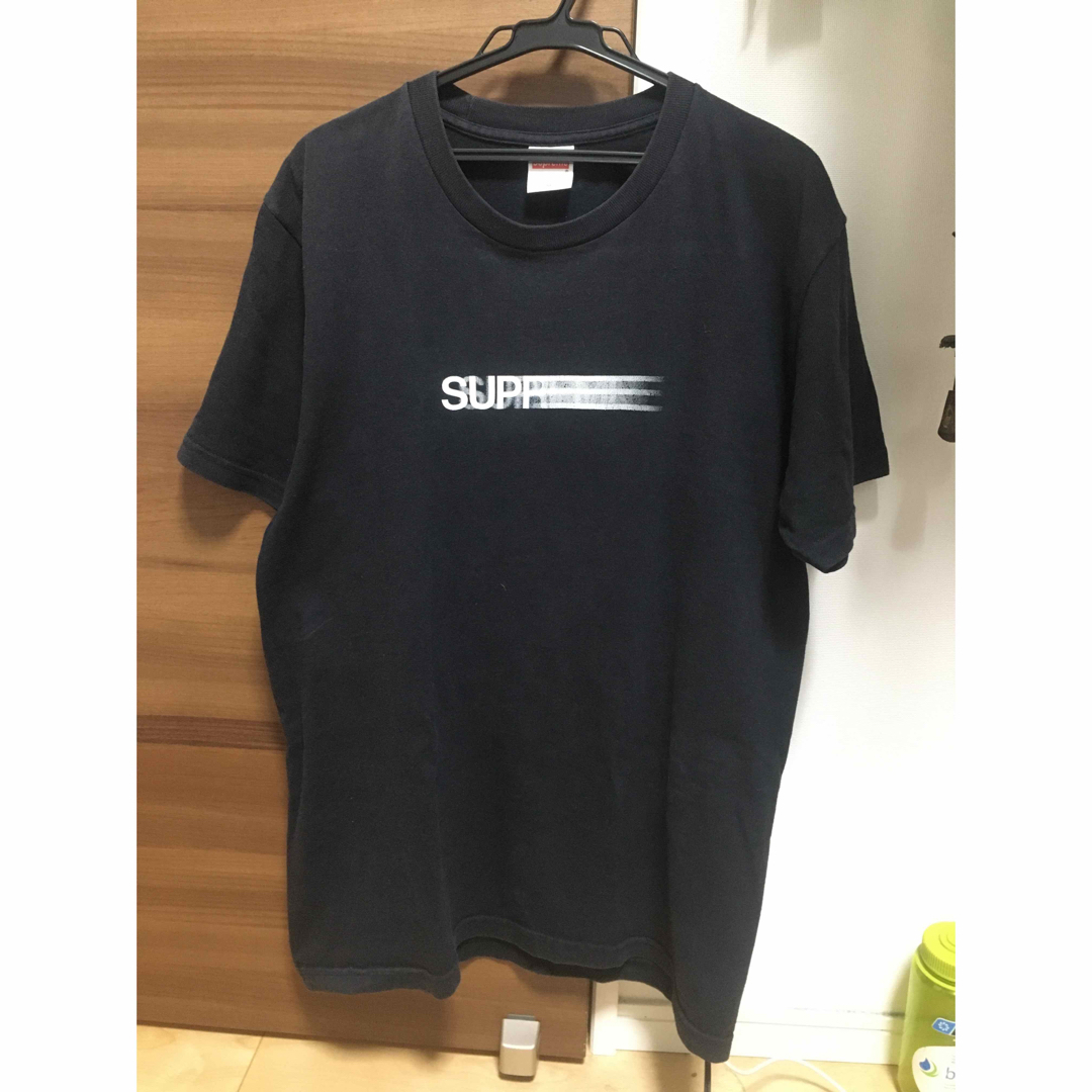 supremeの黒Tシャツ