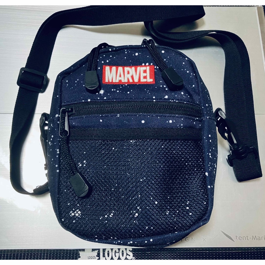 MARVEL(マーベル)の【最終価格】MARVEL マーベル ミニショルダーバッグ ネイビー 未使用保管品 レディースのバッグ(ショルダーバッグ)の商品写真