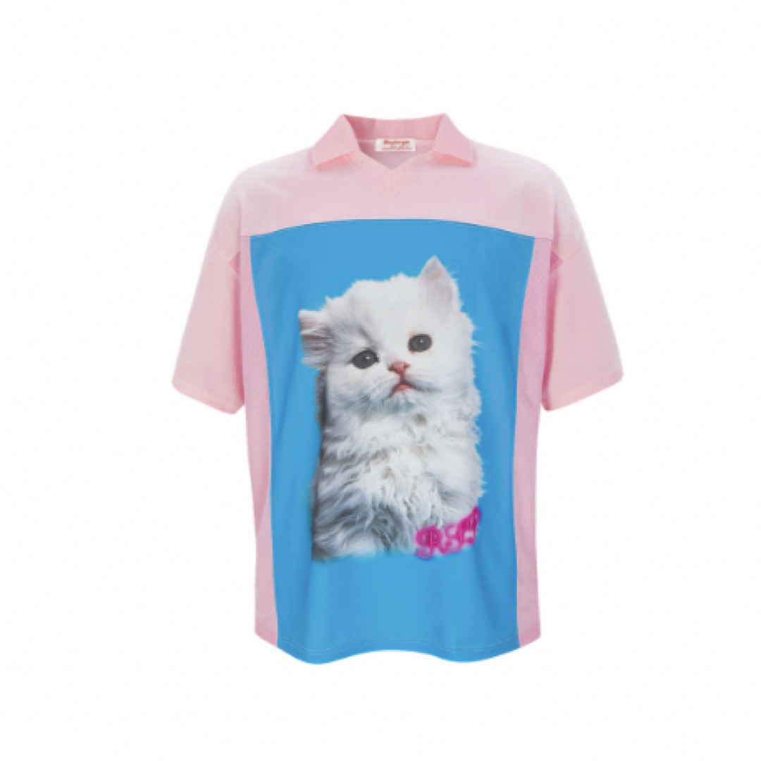 Newjeans 着用white kitty soccer t-shirt