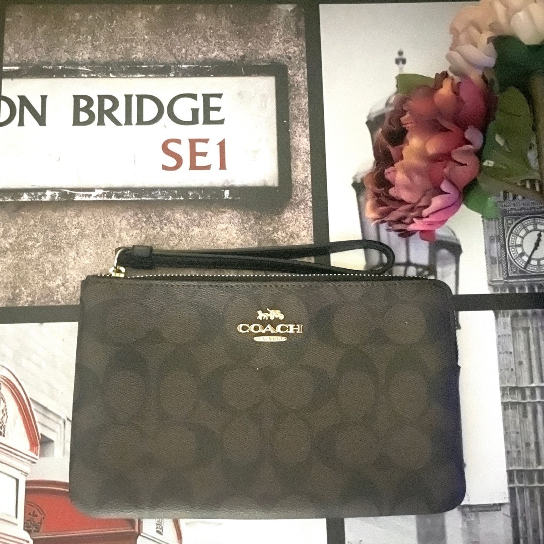 COACH ポーチ 新品 未使用 ダークブラウン コーチ シグネチャー COACH ポーチ 新品 未使用 ダークブラウン コーチ シグネチャー