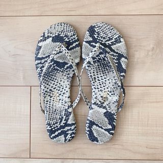 新品送料込み ティキーズ サンダル ブロンザー 25cm