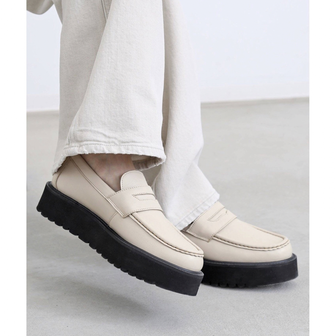 L'Appartement DEUXIEME CLASSE(アパルトモンドゥーズィエムクラス)の 【CAMINANDO/カミナンド】PLATFORM LOAFERS  ホワイト レディースの靴/シューズ(ローファー/革靴)の商品写真