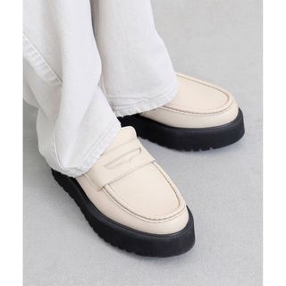 アパルトモンドゥーズィエムクラス(L'Appartement DEUXIEME CLASSE)の 【CAMINANDO/カミナンド】PLATFORM LOAFERS  ホワイト(ローファー/革靴)