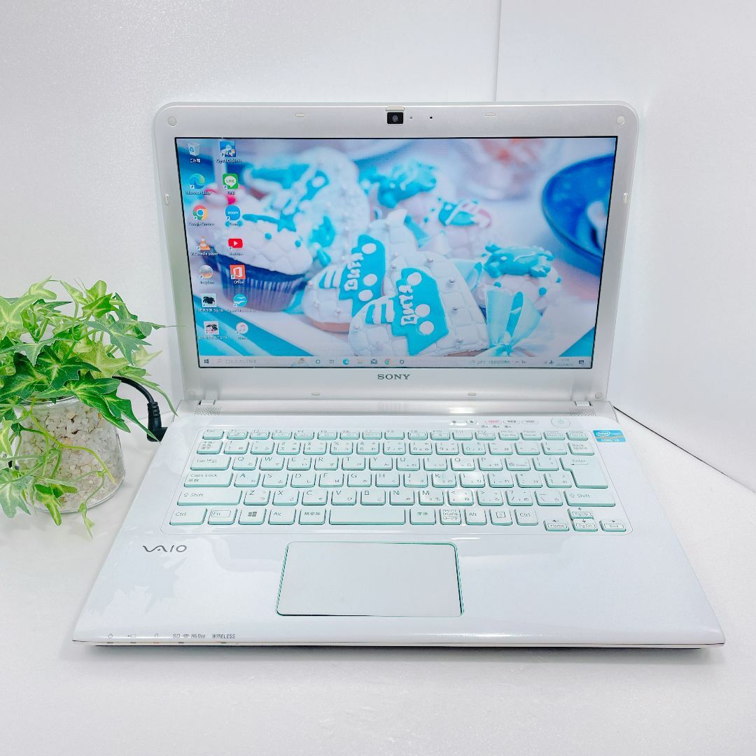 VAIO✨軽量コンパクト♡綺麗な白♡カメラ付きノートパソコン♡オフィス付き | フリマアプリ ラクマ