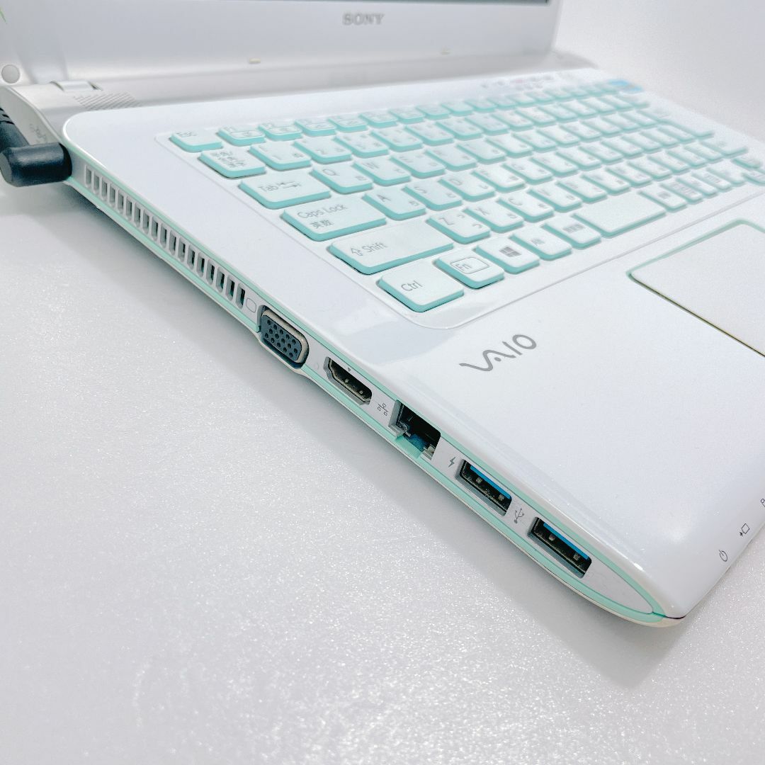 VAIO✨軽量コンパクト♡綺麗な白♡カメラ付きノートパソコン♡オフィス付き