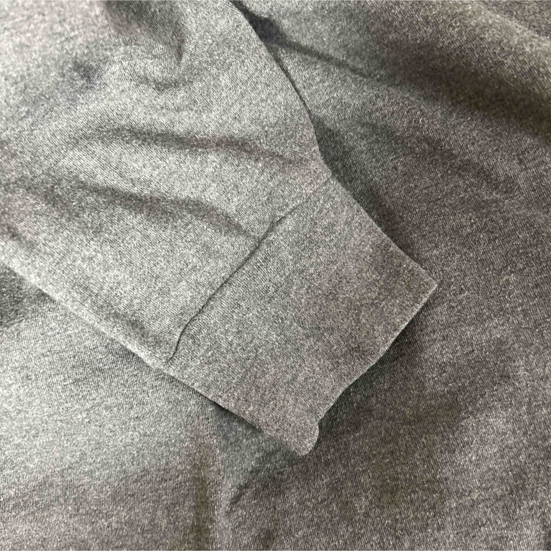 UNIQLO(ユニクロ)のUNIQLO  メンズ　ハイネック　シャツ　S   ダークグレー メンズのトップス(Tシャツ/カットソー(七分/長袖))の商品写真