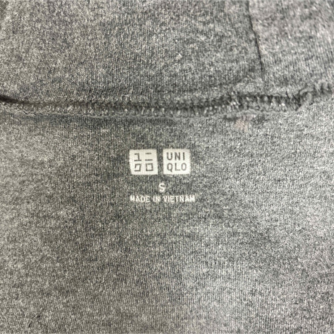 UNIQLO(ユニクロ)のUNIQLO  メンズ　ハイネック　シャツ　S   ダークグレー メンズのトップス(Tシャツ/カットソー(七分/長袖))の商品写真