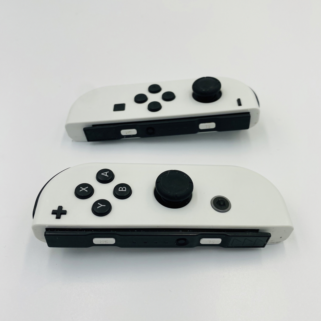 Nintendo Switch(ニンテンドースイッチ)の【美品】 Switch Joy-con ジョイコン コントローラー ホワイト エンタメ/ホビーのゲームソフト/ゲーム機本体(その他)の商品写真