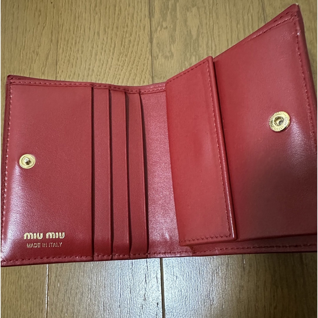 miumiu 二つ折り財布 2