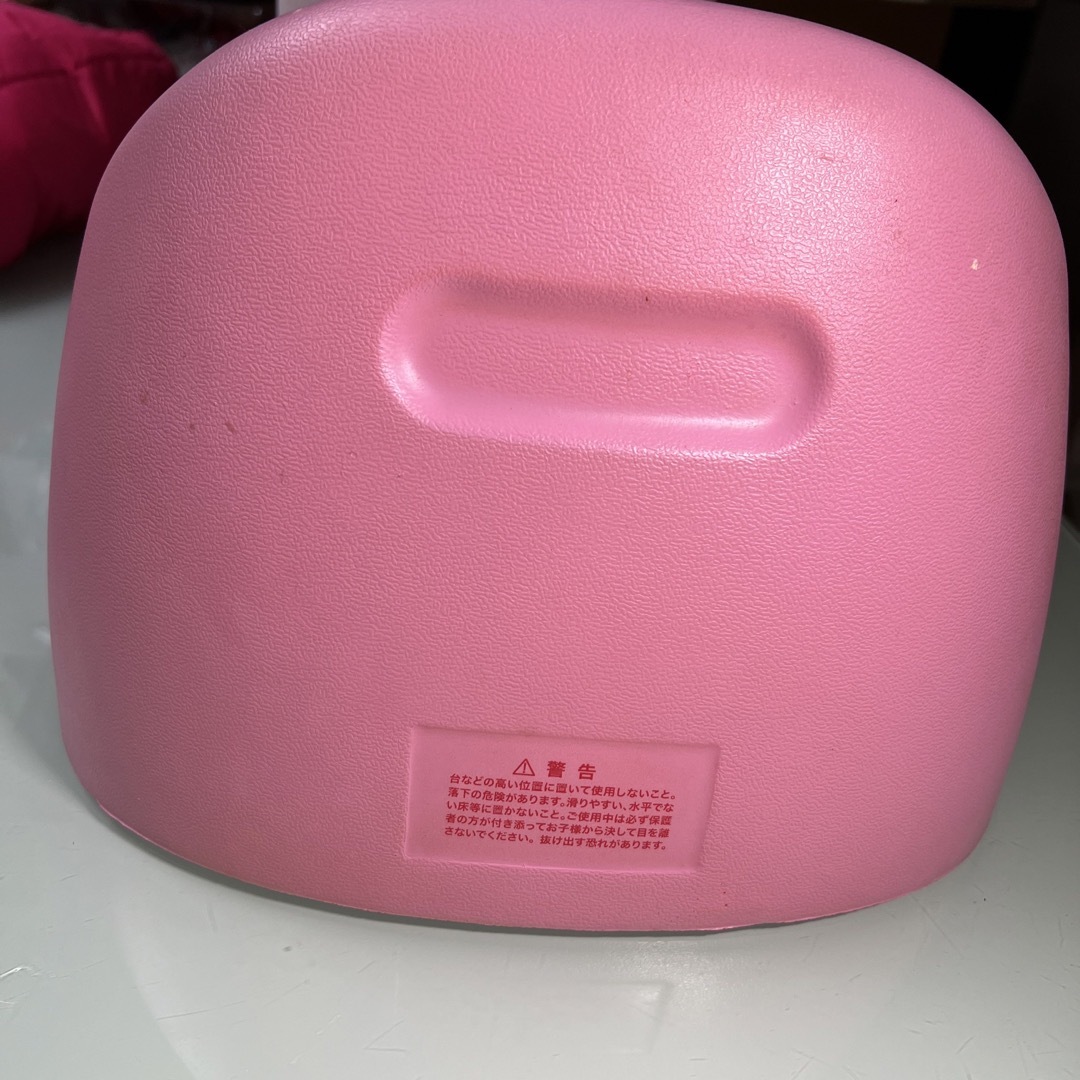 Bumbo(バンボ)のカリブ　テーブル付きピンク　難あり キッズ/ベビー/マタニティの授乳/お食事用品(その他)の商品写真