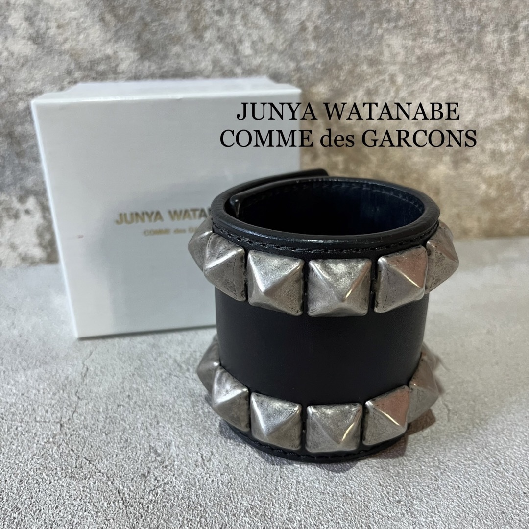 JUNYA WATANABE COMME des GARCONS(ジュンヤワタナベコムデギャルソン)のJUNYA WATANABE コムデギャルソン スタッズ バングル ブレスレット レディースのアクセサリー(ブレスレット/バングル)の商品写真