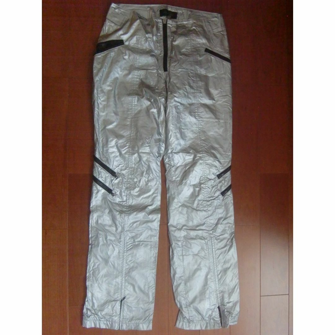 キングオージャーで使用のブランド　フェトウス　ナイロンパンツ　シルバー メンズのパンツ(その他)の商品写真