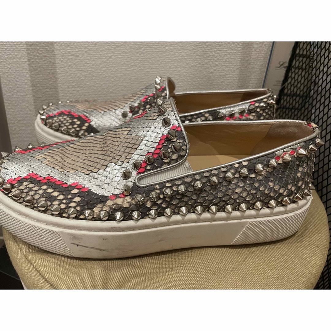 Christian Louboutin(クリスチャンルブタン)のルブタン　パイソン靴 レディースの靴/シューズ(スリッポン/モカシン)の商品写真