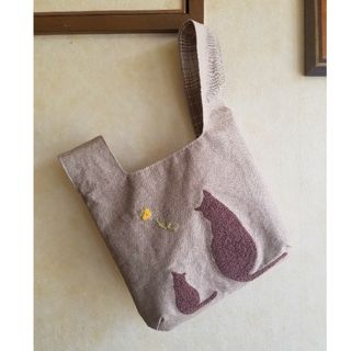 ねこ^..^ ੭ 刺繍 ミニノットバッグ ワンハンドルバッグ✧*。ハンドメイド(バッグ)