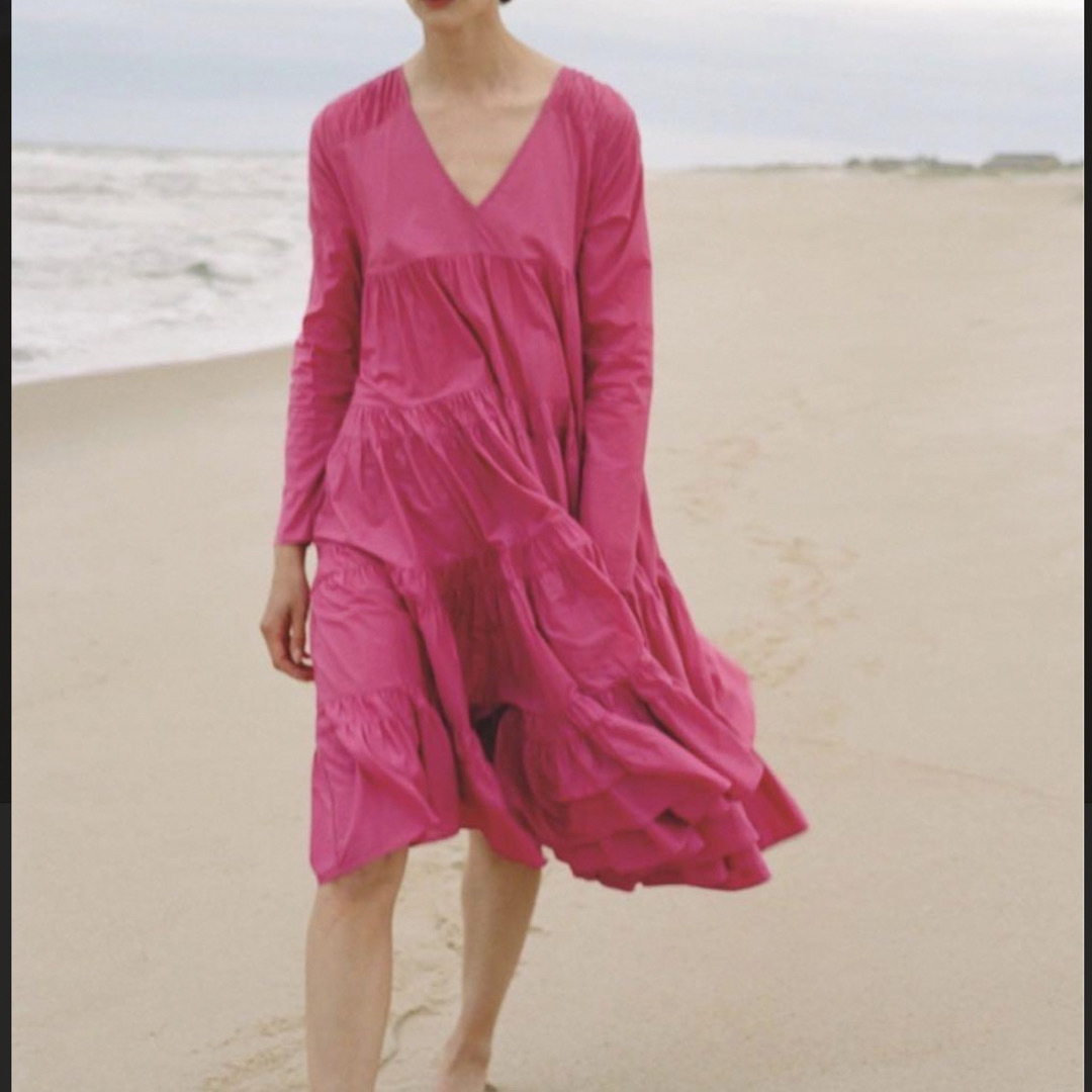 【のっこ様　専用】マーレット　Vネック　ピンク　ティアードワンピースドレスのサムネイル