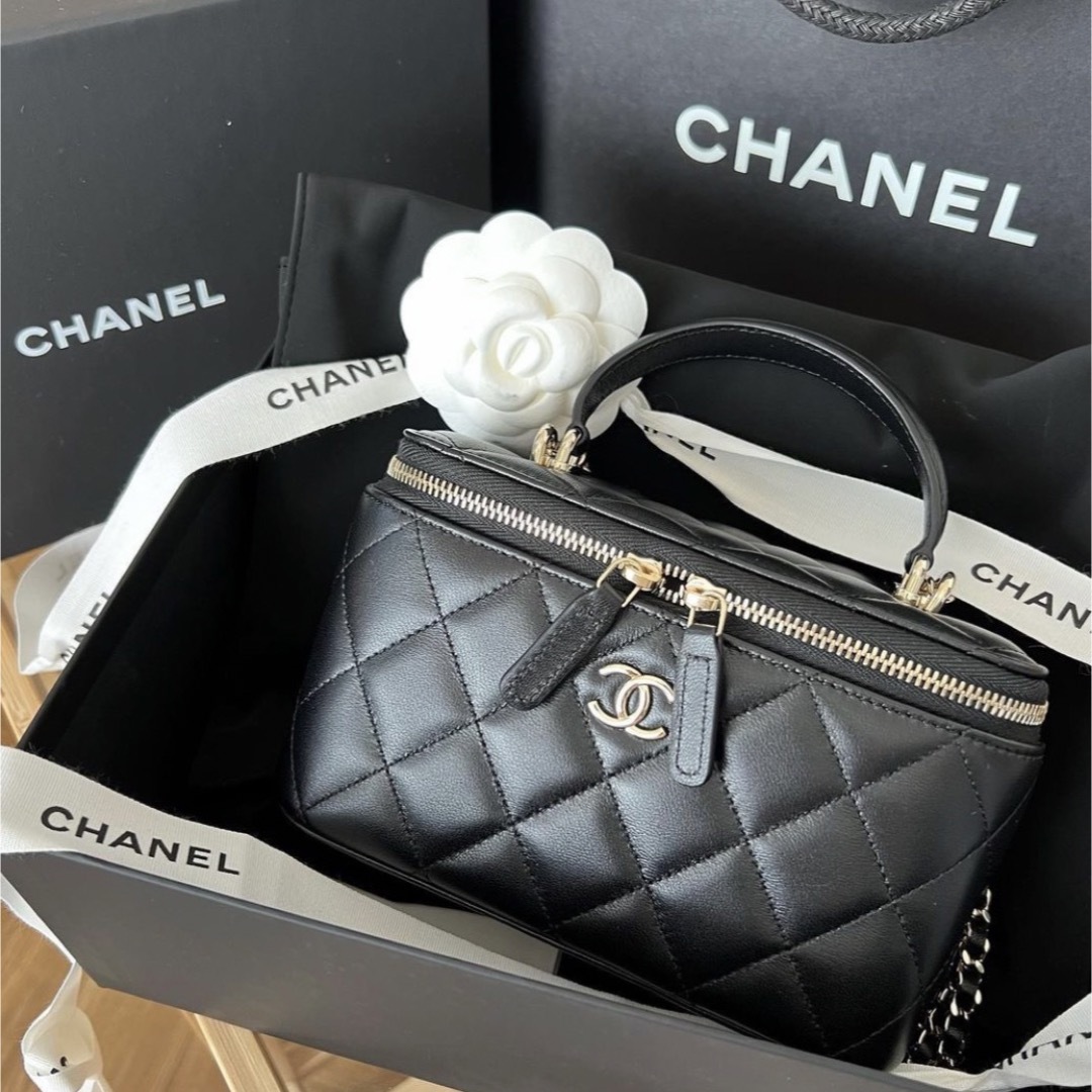 レディース新品♡CHANELシャネル♡バニティショルダーバッグ