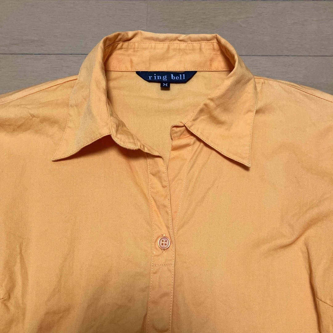 長袖シャツ　オレンジ レディースのトップス(シャツ/ブラウス(長袖/七分))の商品写真