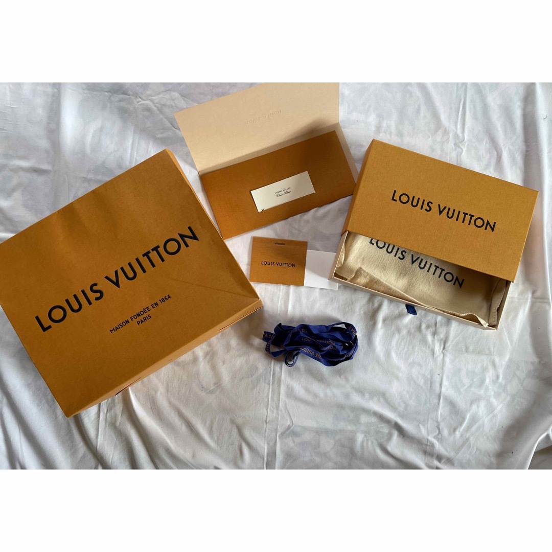 LOUIS VUITTON(ルイヴィトン)のルイヴィトン　空箱　長財布用　ショップ袋　LOUIS VUITTON 正規品 レディースのバッグ(ショップ袋)の商品写真