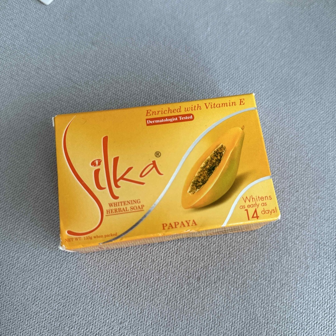 シルカ silka パパイヤソープ 石鹸 コスメ/美容のボディケア(ボディソープ/石鹸)の商品写真