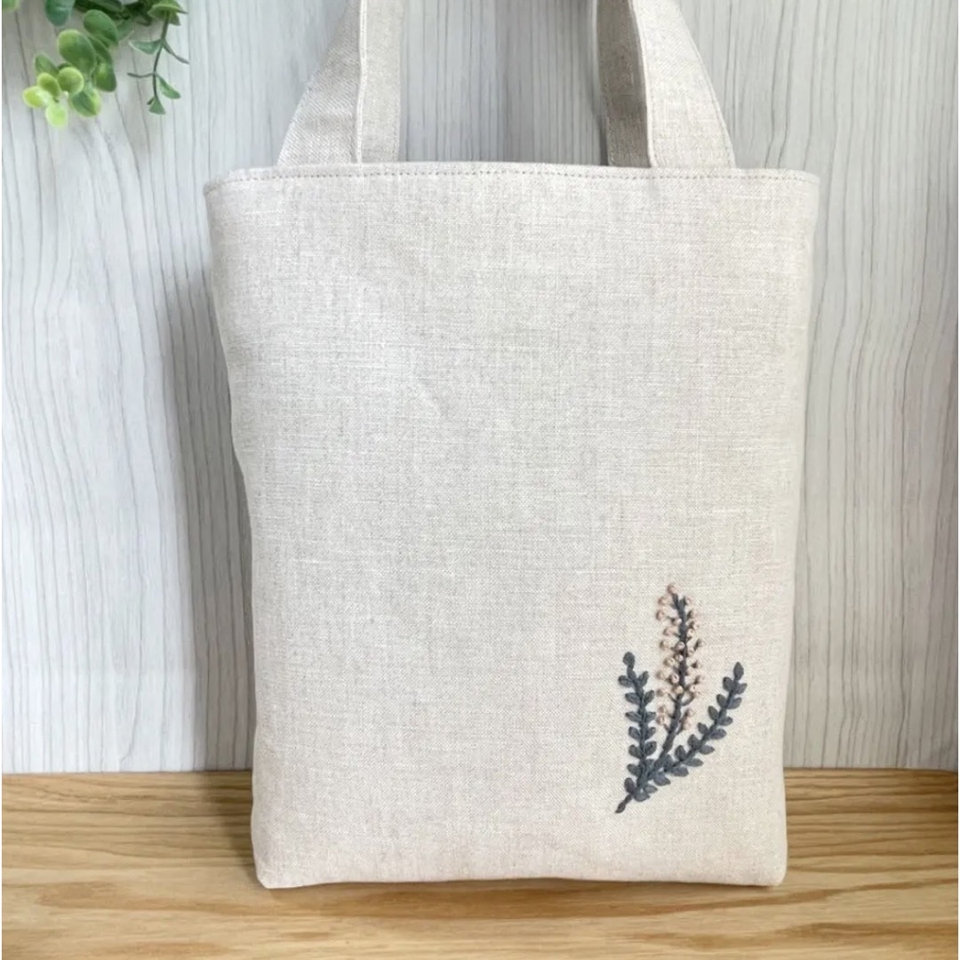 刺繍 鳥と植物 ミニバッグ ハンドメイドのファッション小物(バッグ)の商品写真