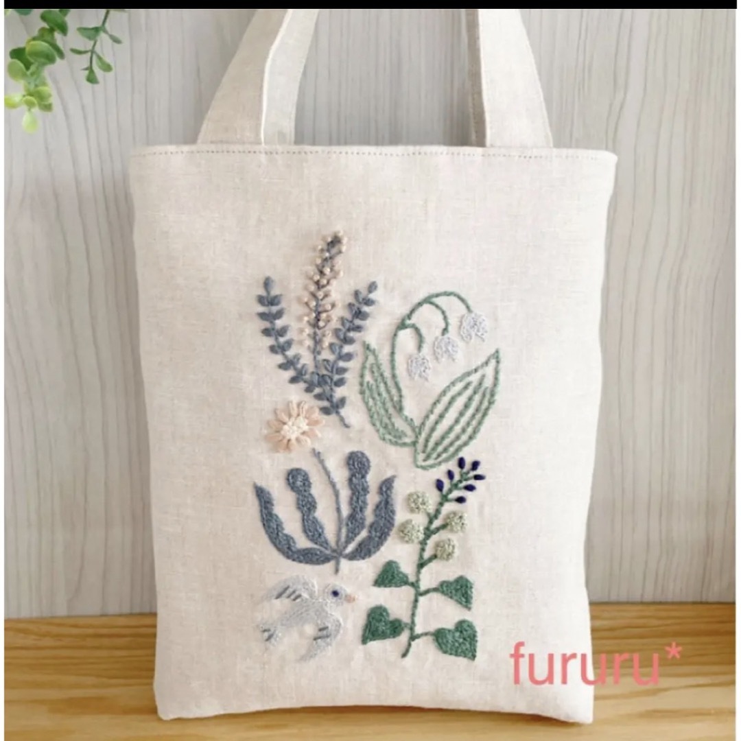 刺繍 鳥と植物 ミニバッグ ハンドメイドのファッション小物(バッグ)の商品写真