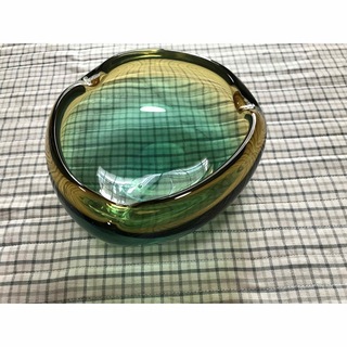 昭和レトロ　ガラスの灰皿(灰皿)