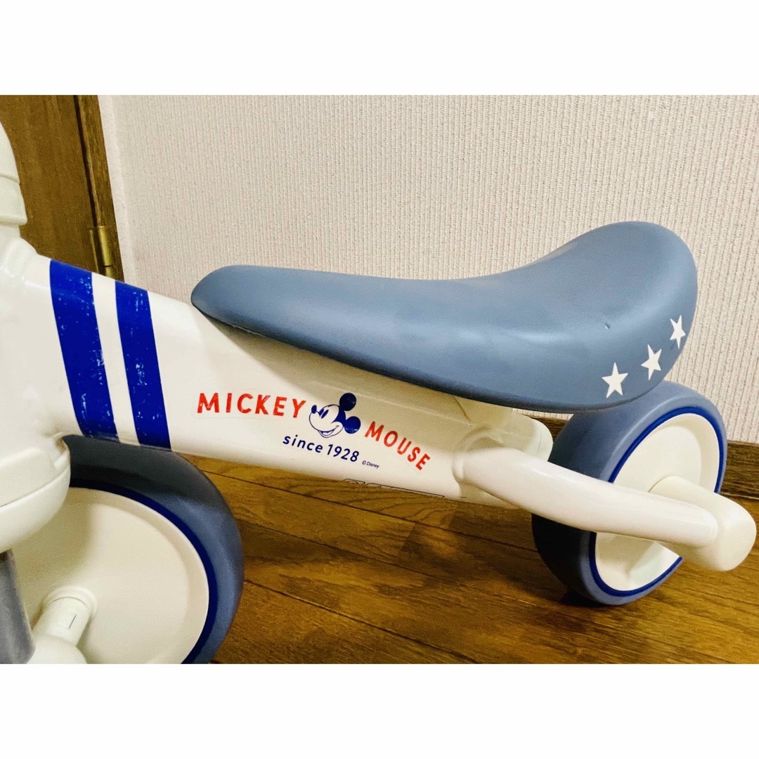 トイザらス(トイザラス)のmi様専用　D-bike mini (ディーバイク ミニ）ディズニー ミッキー キッズ/ベビー/マタニティの外出/移動用品(三輪車)の商品写真