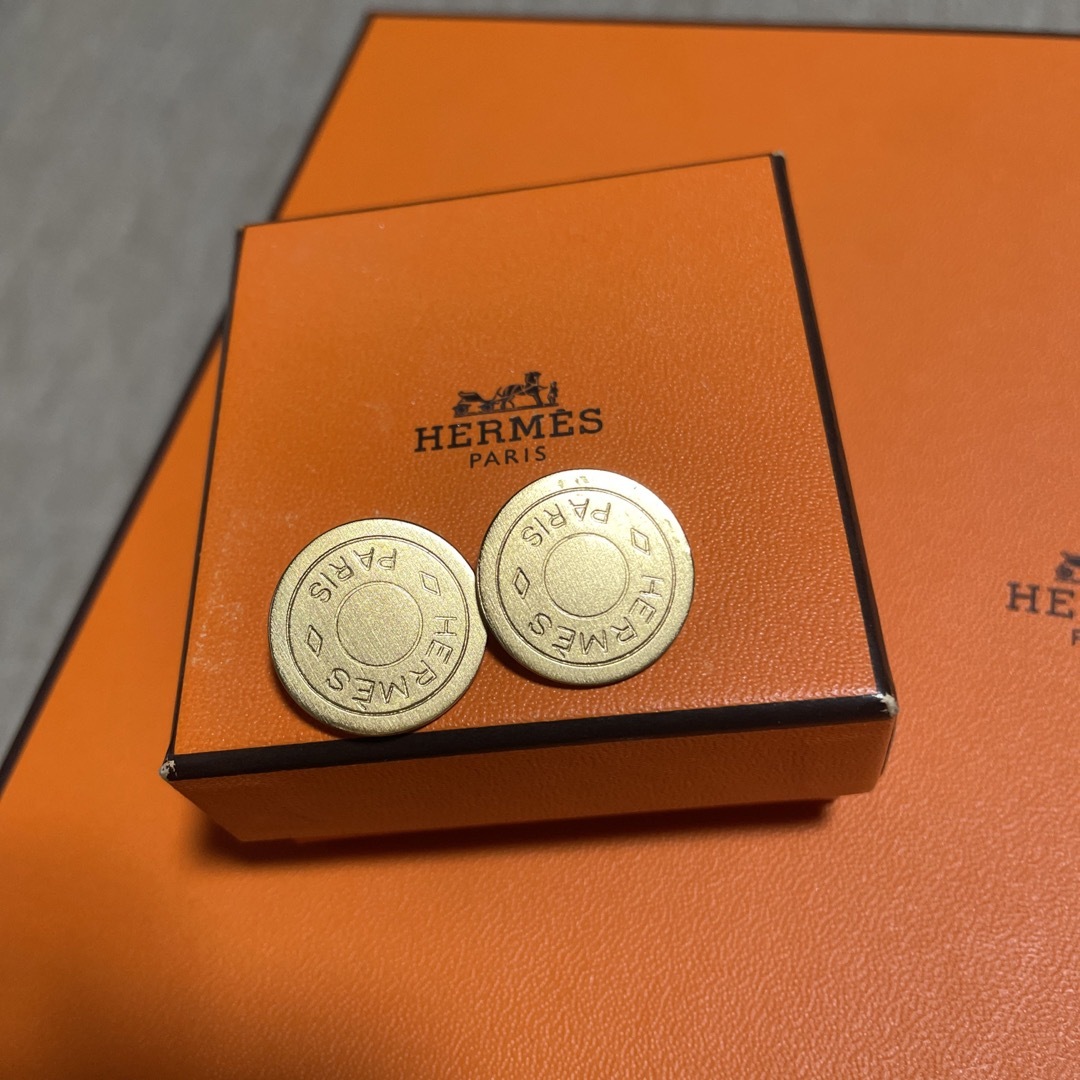 エルメス イヤリング セリエ ボタン ゴールド GP HERMES | フリマアプリ ラクマ