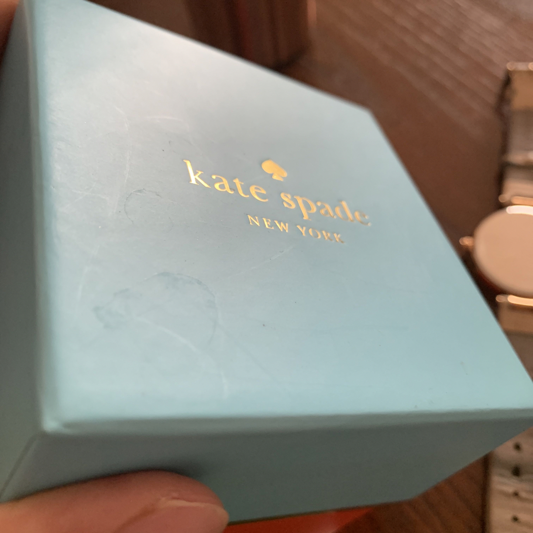 kate spade new york(ケイトスペードニューヨーク)のケイトスペード  腕時計　ベージュ　ピンクゴールド　ラインストーン　 レディースのファッション小物(腕時計)の商品写真