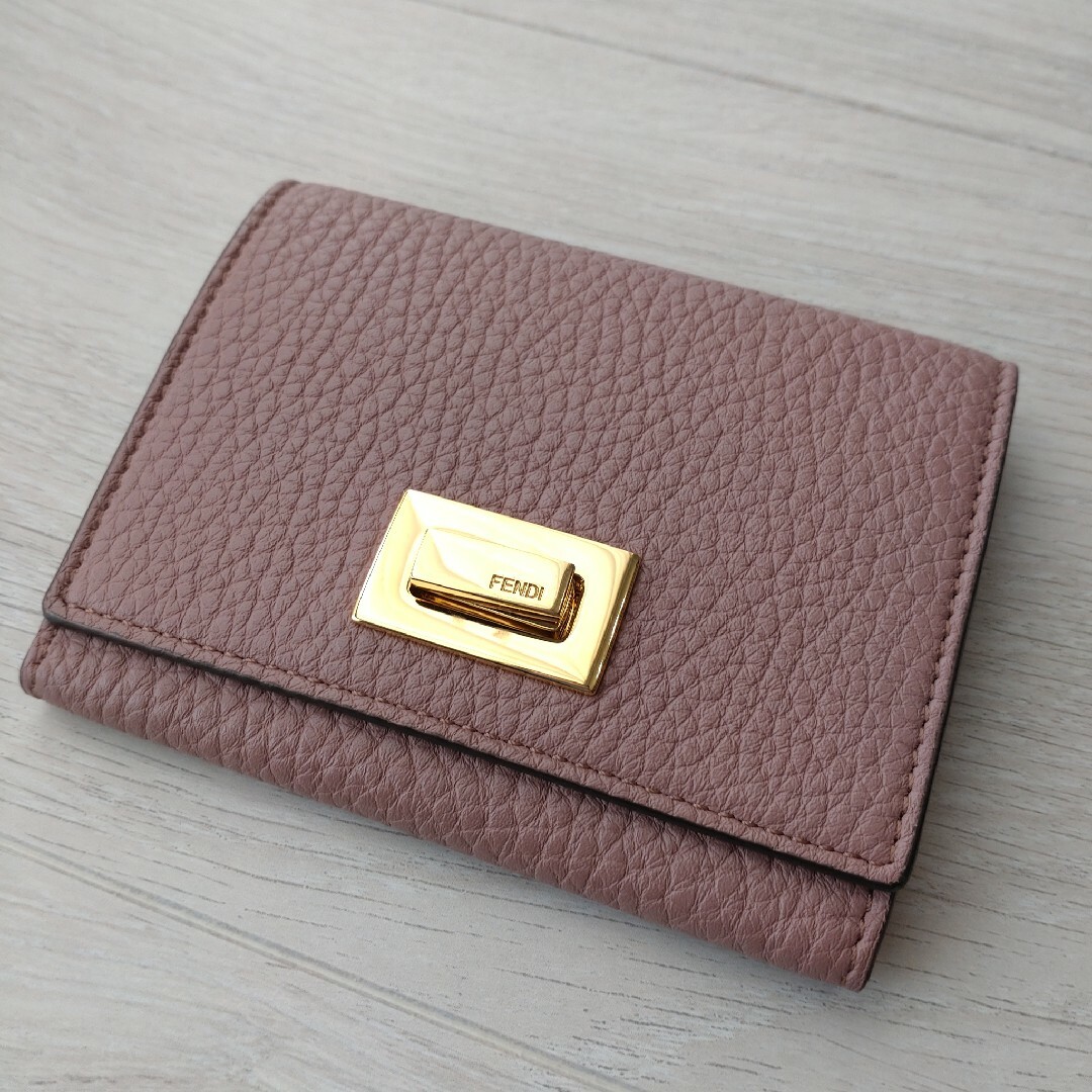 FENDI✨ピーカブー 名刺入れ 美品✨ - 名刺入れ/定期入れ