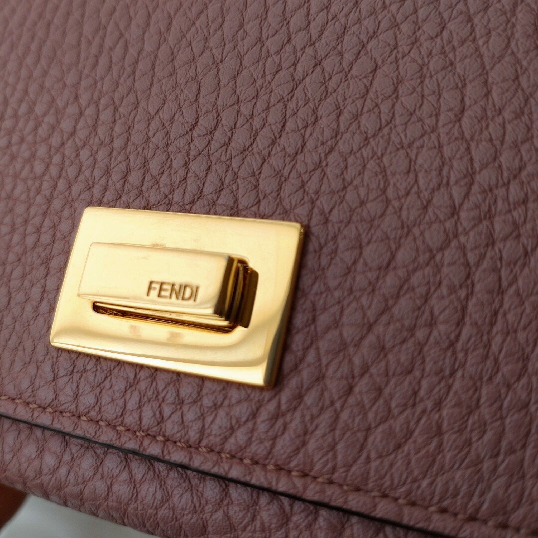 FENDI - FENDI✨ピーカブー 名刺入れ 美品✨の通販 by gororii____ta