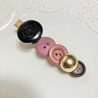 訳あり品　紫×黒のレトロボタンヘアクリップ(バレッタ/ヘアクリップ)