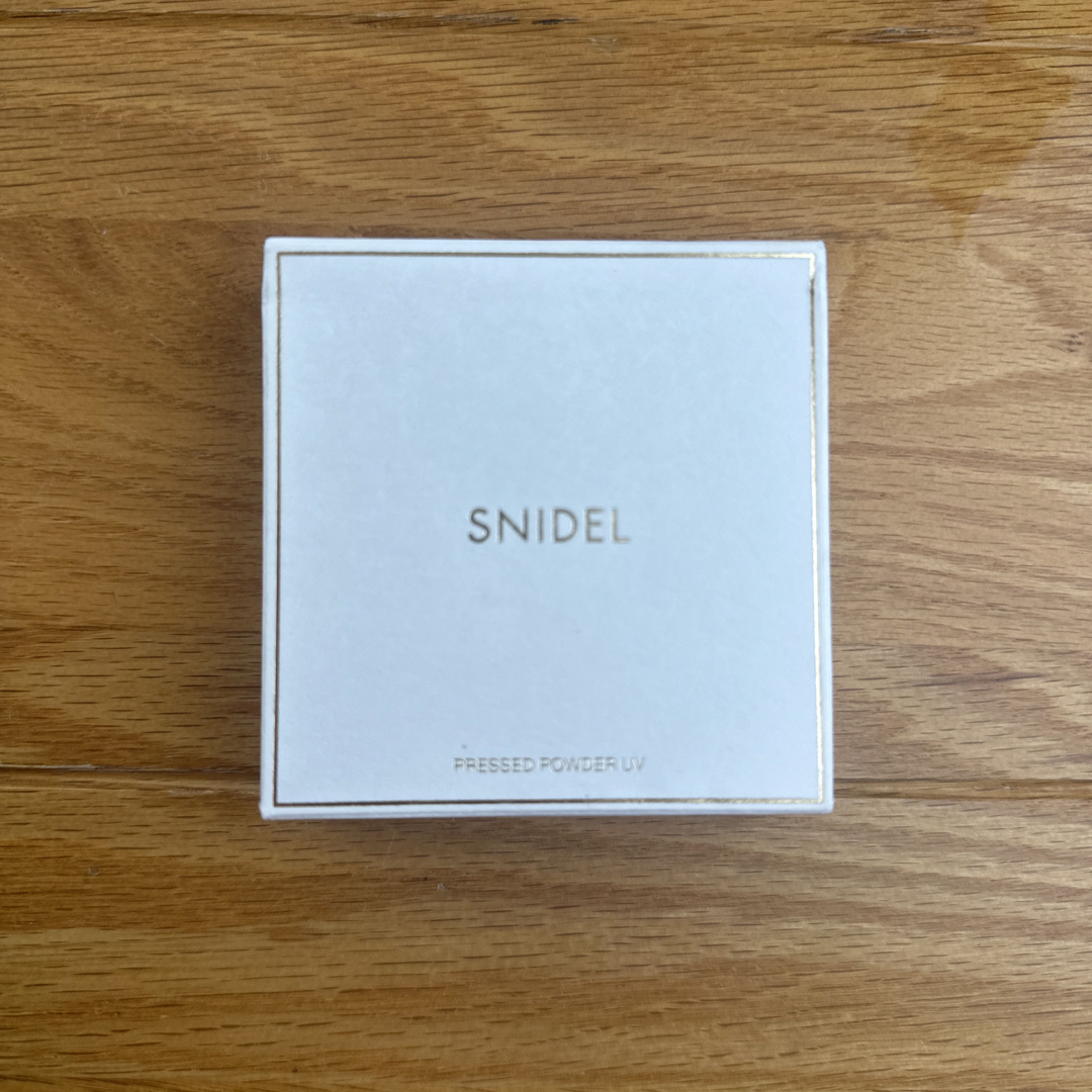 SNIDEL(スナイデル)のスナイデル　プレストパウダー　01 コスメ/美容のベースメイク/化粧品(フェイスパウダー)の商品写真