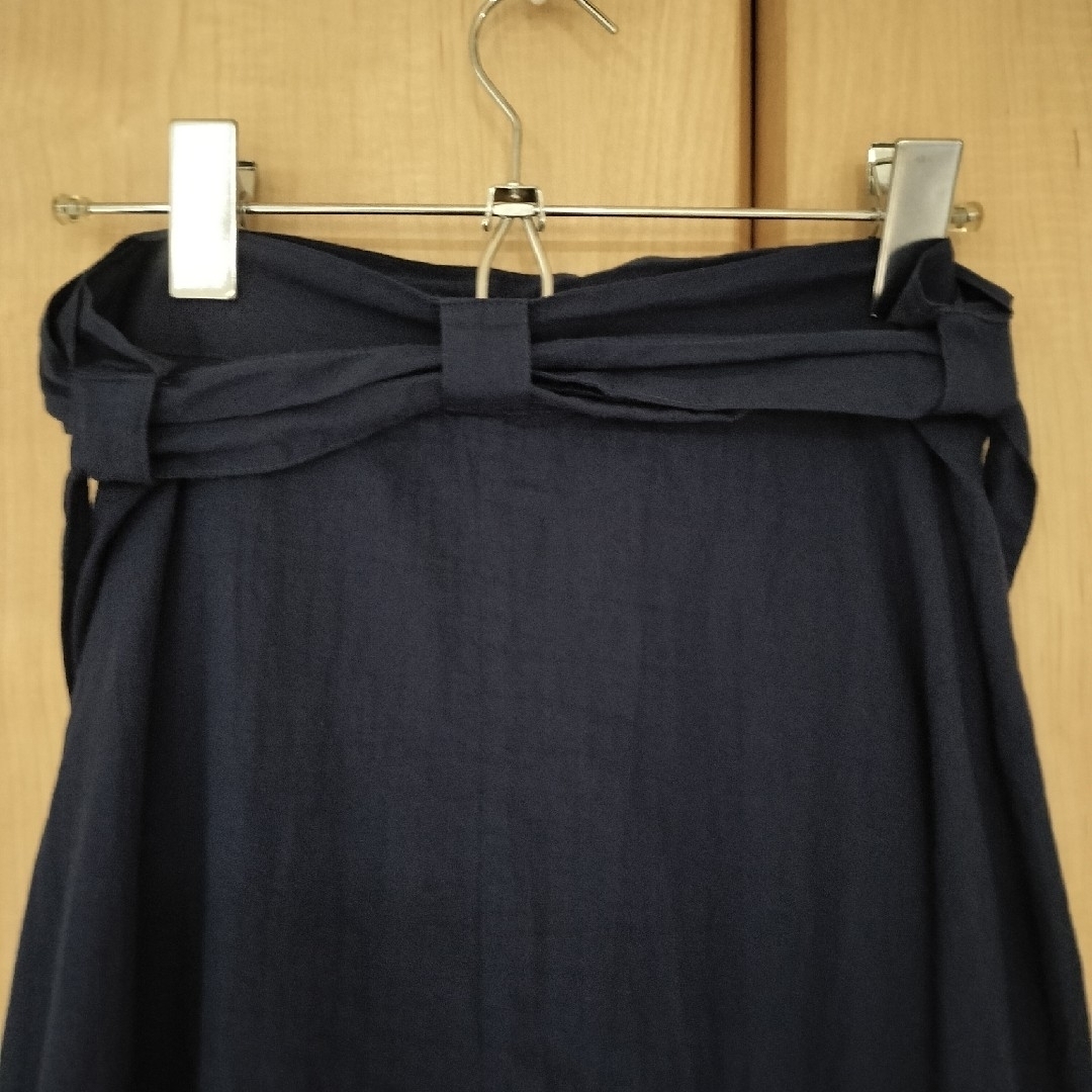 MUJI (無印良品)(ムジルシリョウヒン)のラップスカート　無印　Mサイズ　ネイビー レディースのスカート(ロングスカート)の商品写真