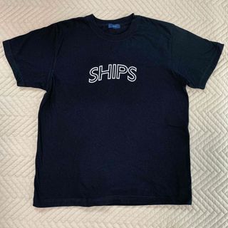 シップス(SHIPS)のSHIPS ラウンドプリント　ロゴTee(Tシャツ(半袖/袖なし))