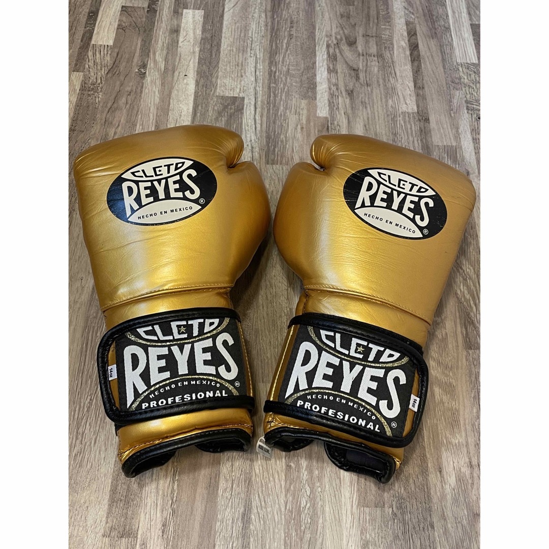 レイジェス(reyes)グローブ 14oz ゴールド-