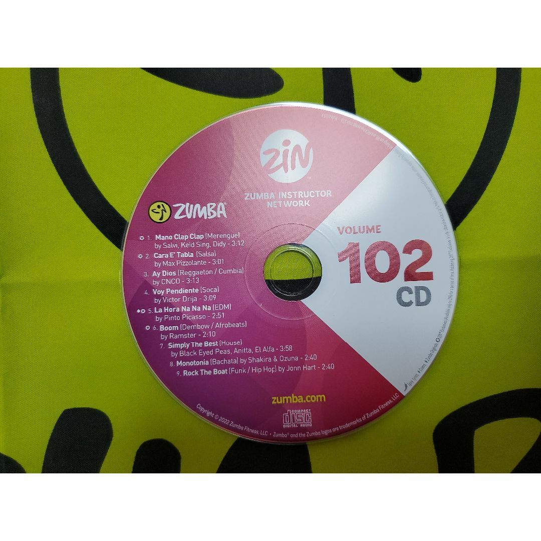 Zumba(ズンバ)のZUMBA　ズンバ　ZIN102　CD ＆ DVD　インストラクター専用 エンタメ/ホビーのDVD/ブルーレイ(スポーツ/フィットネス)の商品写真