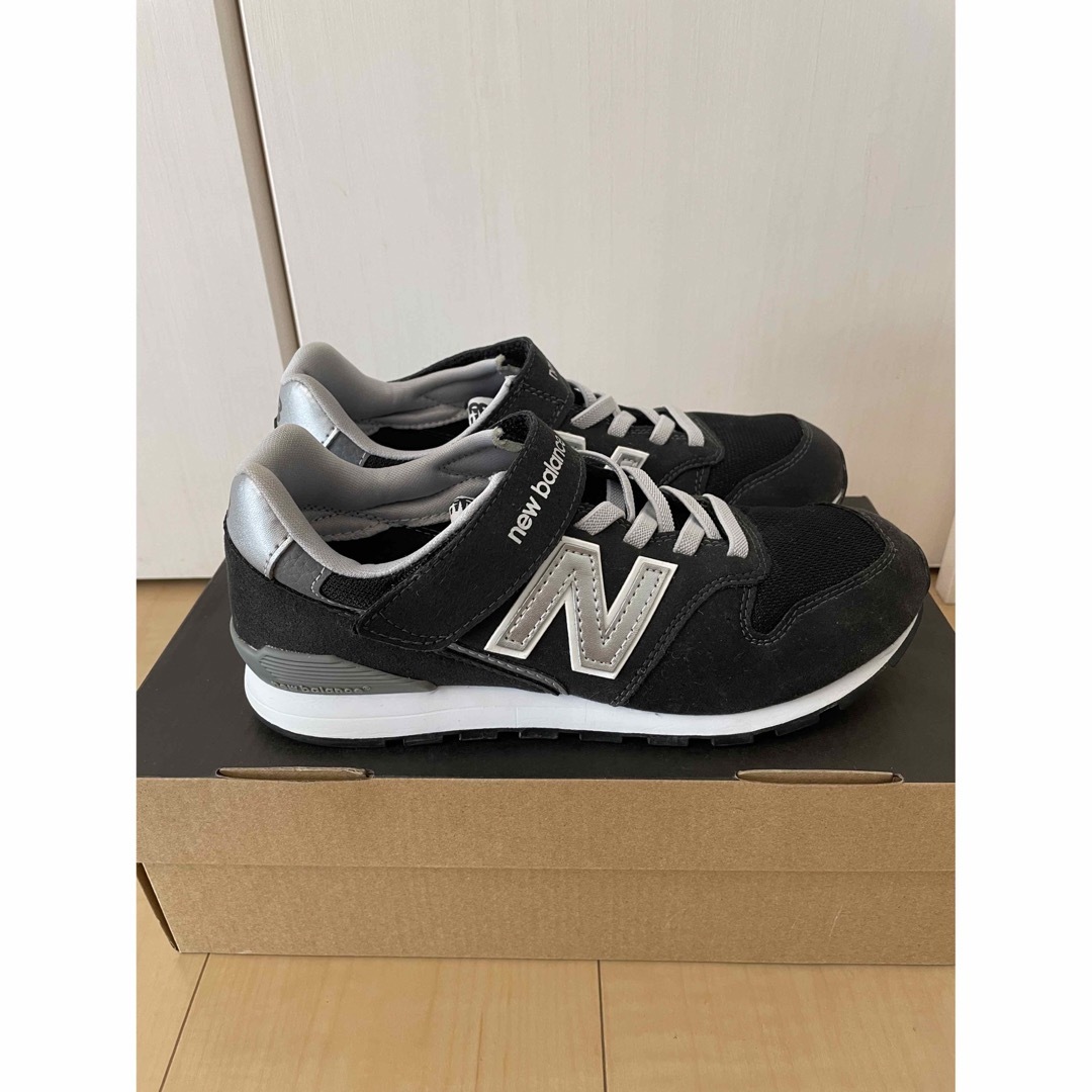 996（New Balance）(キュウキュウロク)のニューバランス996 キッズ 23cm キッズ/ベビー/マタニティのキッズ靴/シューズ(15cm~)(スニーカー)の商品写真