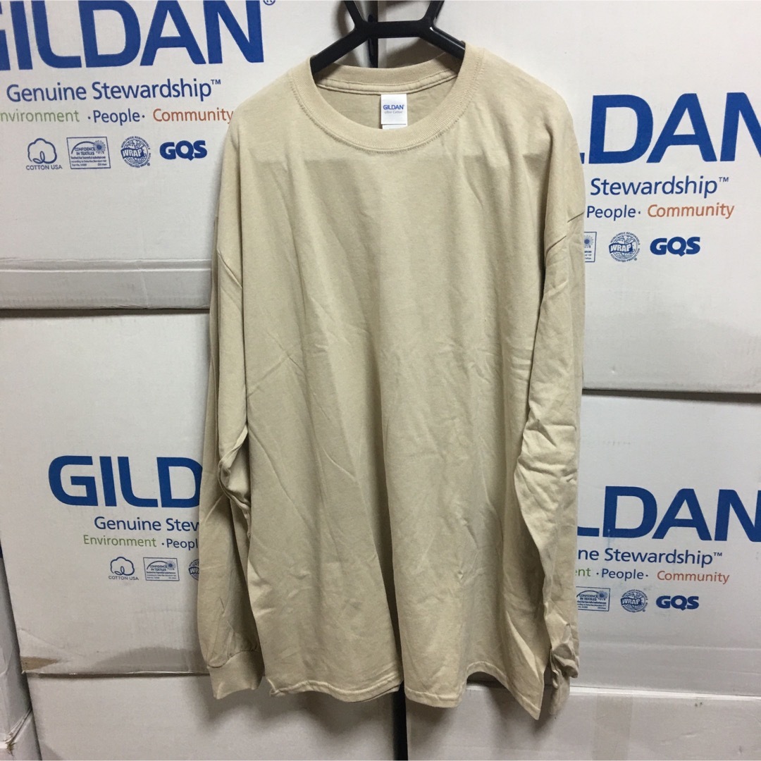 GILDAN(ギルタン)のGILDANギルダン☆ロンT☆長袖無地Tシャツ☆ベージュ系サンド★Sサイズ メンズのトップス(Tシャツ/カットソー(七分/長袖))の商品写真