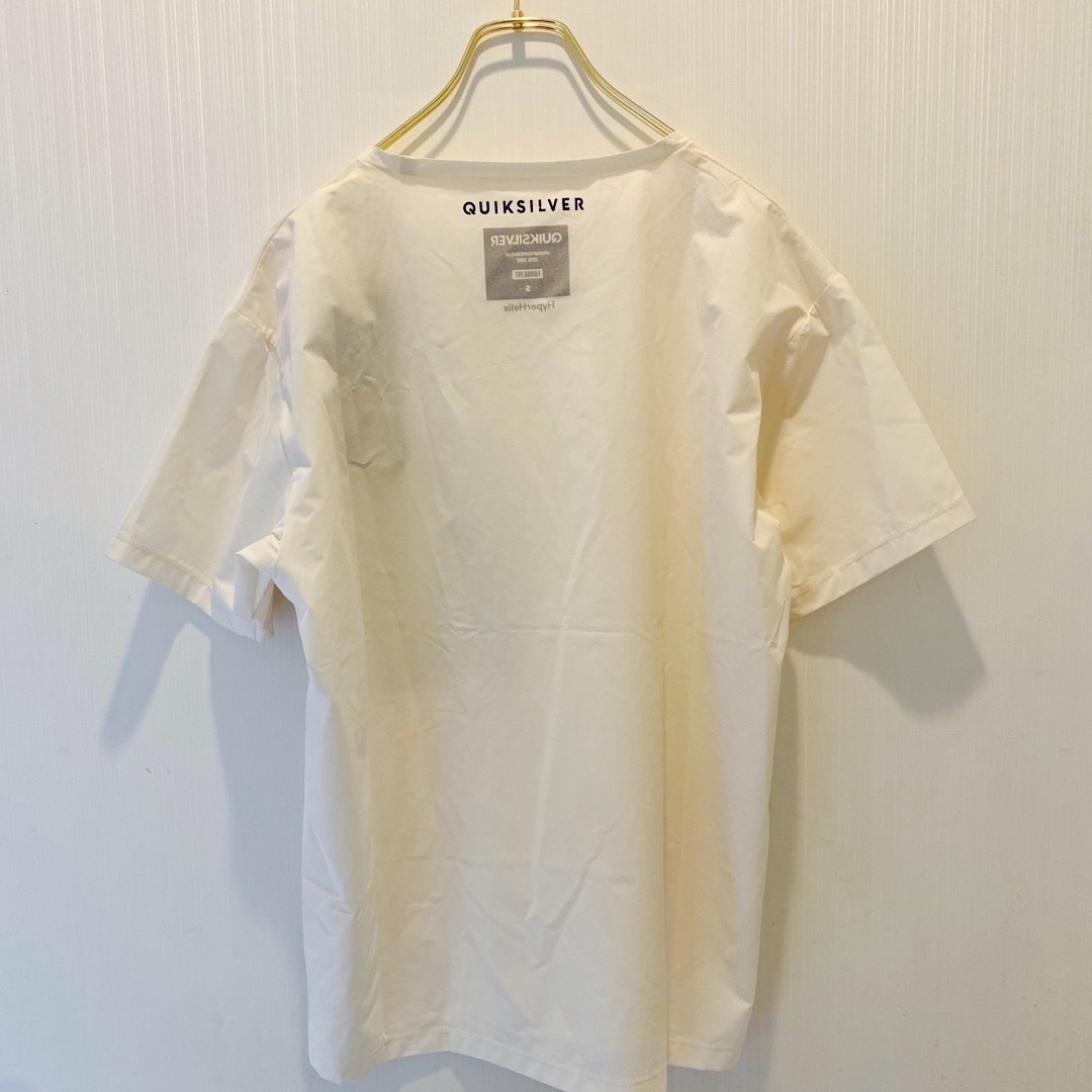 QUIKSILVER(クイックシルバー)の新品　クイックシルバー　半袖Tシャツ　Sサイズ　白　ポケット付き メンズのトップス(Tシャツ/カットソー(半袖/袖なし))の商品写真