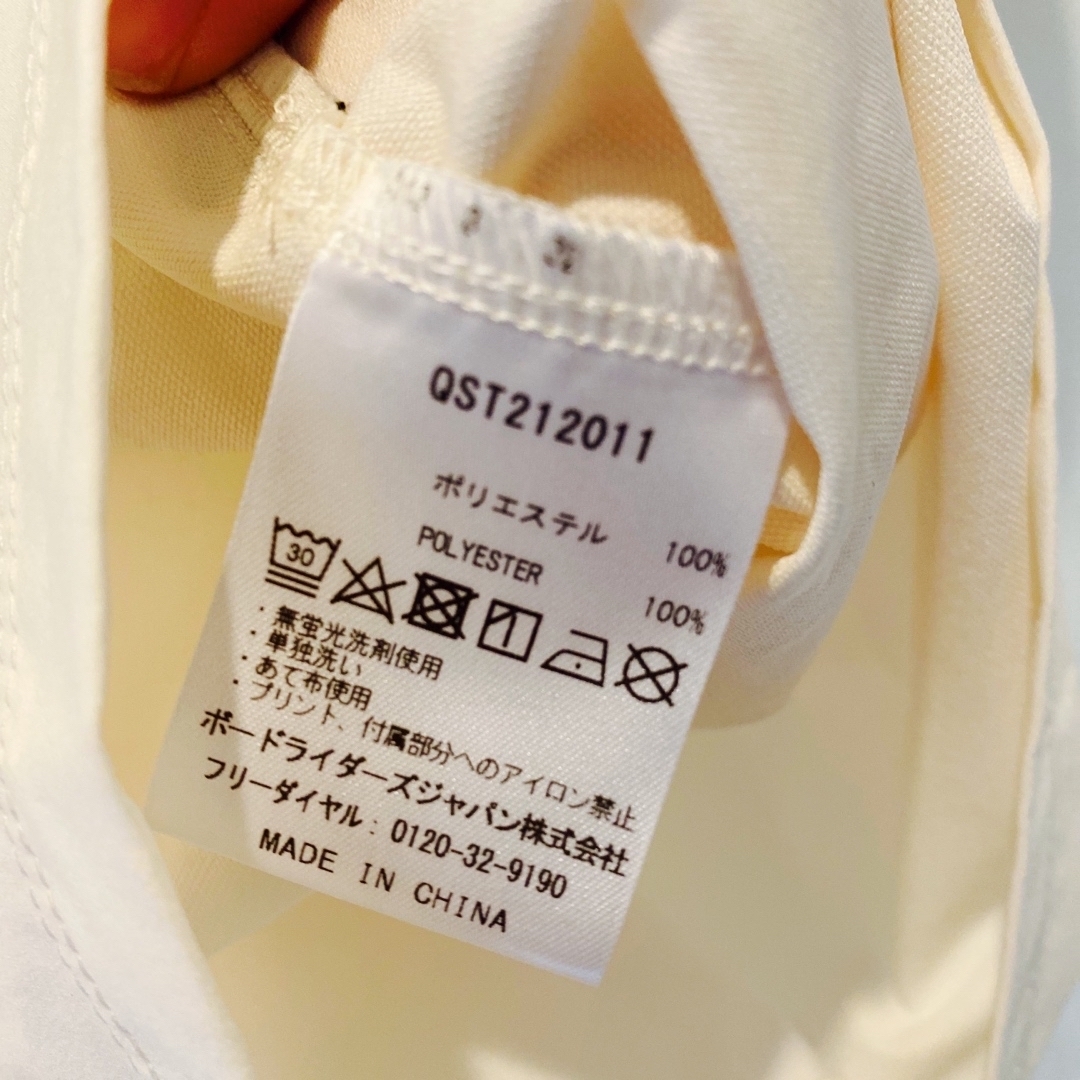 QUIKSILVER(クイックシルバー)の新品　クイックシルバー　半袖Tシャツ　Sサイズ　白　ポケット付き メンズのトップス(Tシャツ/カットソー(半袖/袖なし))の商品写真