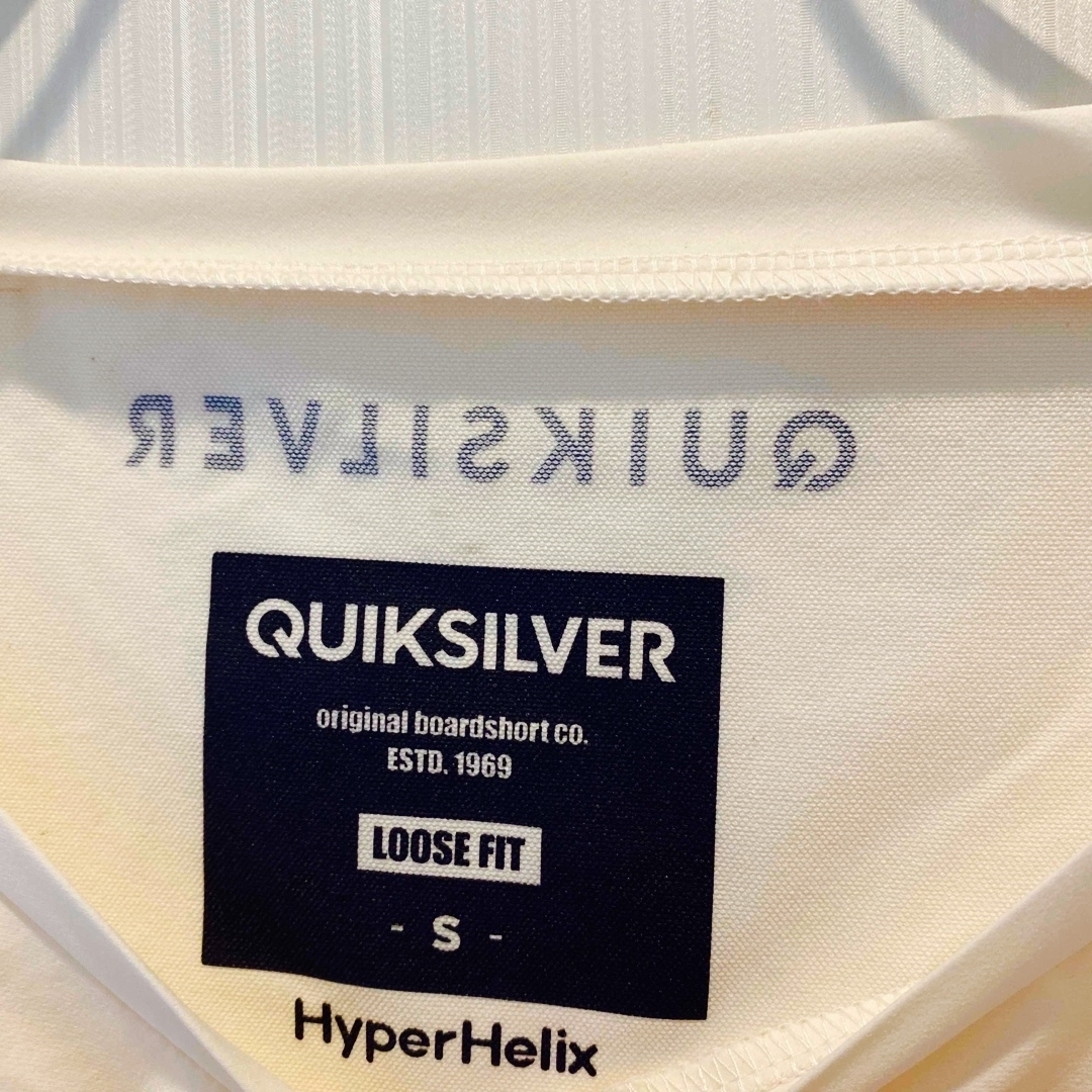 QUIKSILVER(クイックシルバー)の新品　クイックシルバー　半袖Tシャツ　Sサイズ　白　ポケット付き メンズのトップス(Tシャツ/カットソー(半袖/袖なし))の商品写真