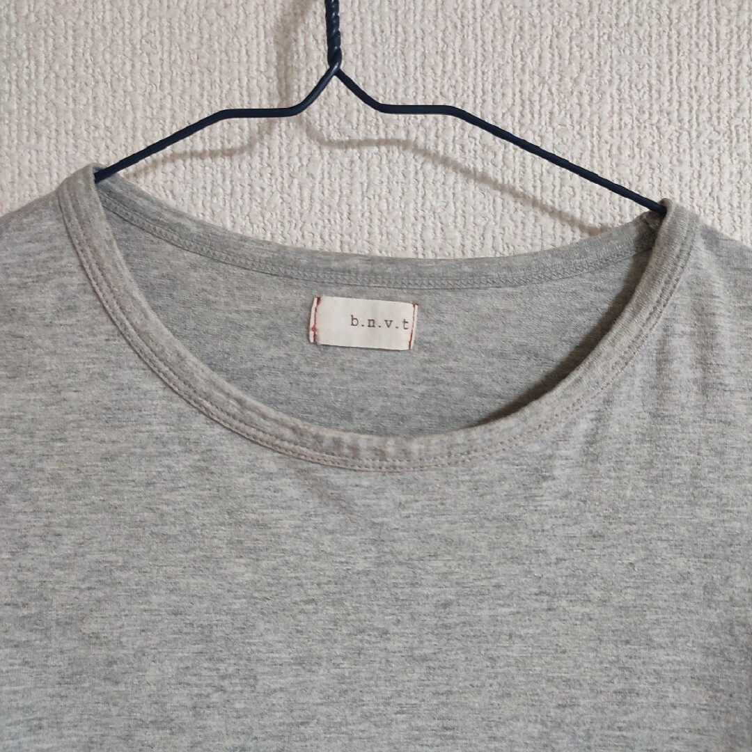 b.n.v.t Tシャツ カットソー グレー 花柄 レディースのトップス(Tシャツ(半袖/袖なし))の商品写真