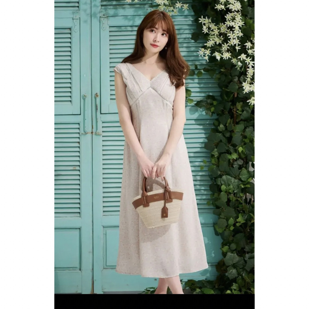 102裾まわりLace Trimmed Floral Dress