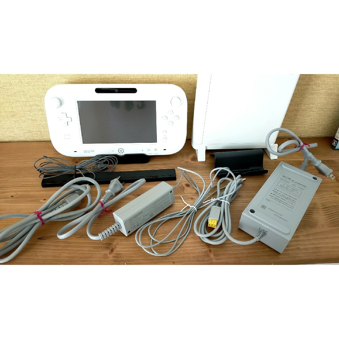 Wii U(ウィーユー)の【即日発送可】Wii Uプレミアムセット＋ゲームソフト エンタメ/ホビーのゲームソフト/ゲーム機本体(家庭用ゲーム機本体)の商品写真