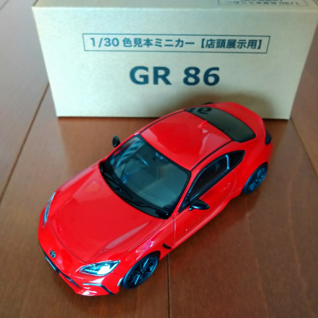 トヨタ　GR86 1/30 ミニカー　新品　非売品　スパークレッド | フリマアプリ ラクマ