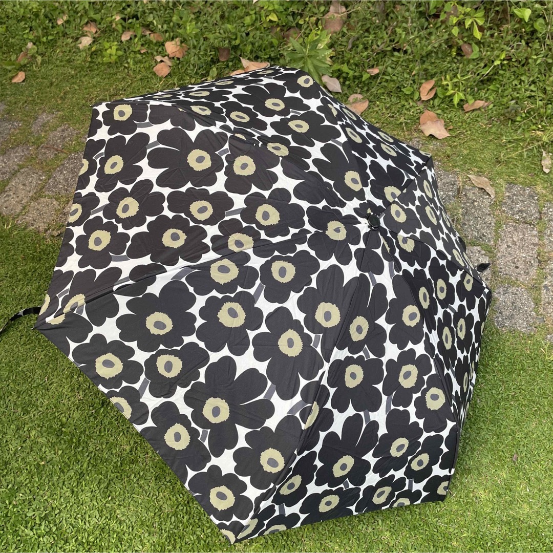 marimekko(マリメッコ)のマリメッコ 折りたたみ傘 ブラック 黒 ジャンプ傘 ウニッコ marimekko レディースのファッション小物(傘)の商品写真